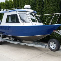 2016 Kingfisher 2425 Experience  Boat 24’