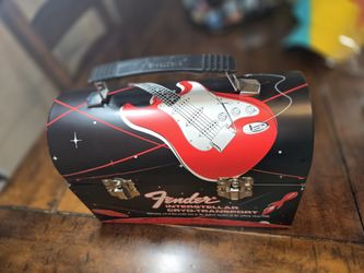 NEW IN ORIGINAL PACKAGING Fender Guitar Interstellar Cryo-Transport Metal Lunchbox & Thermos Guitar