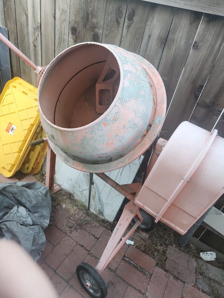 Cement mixer