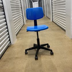 2 Children’s Desk Chairs