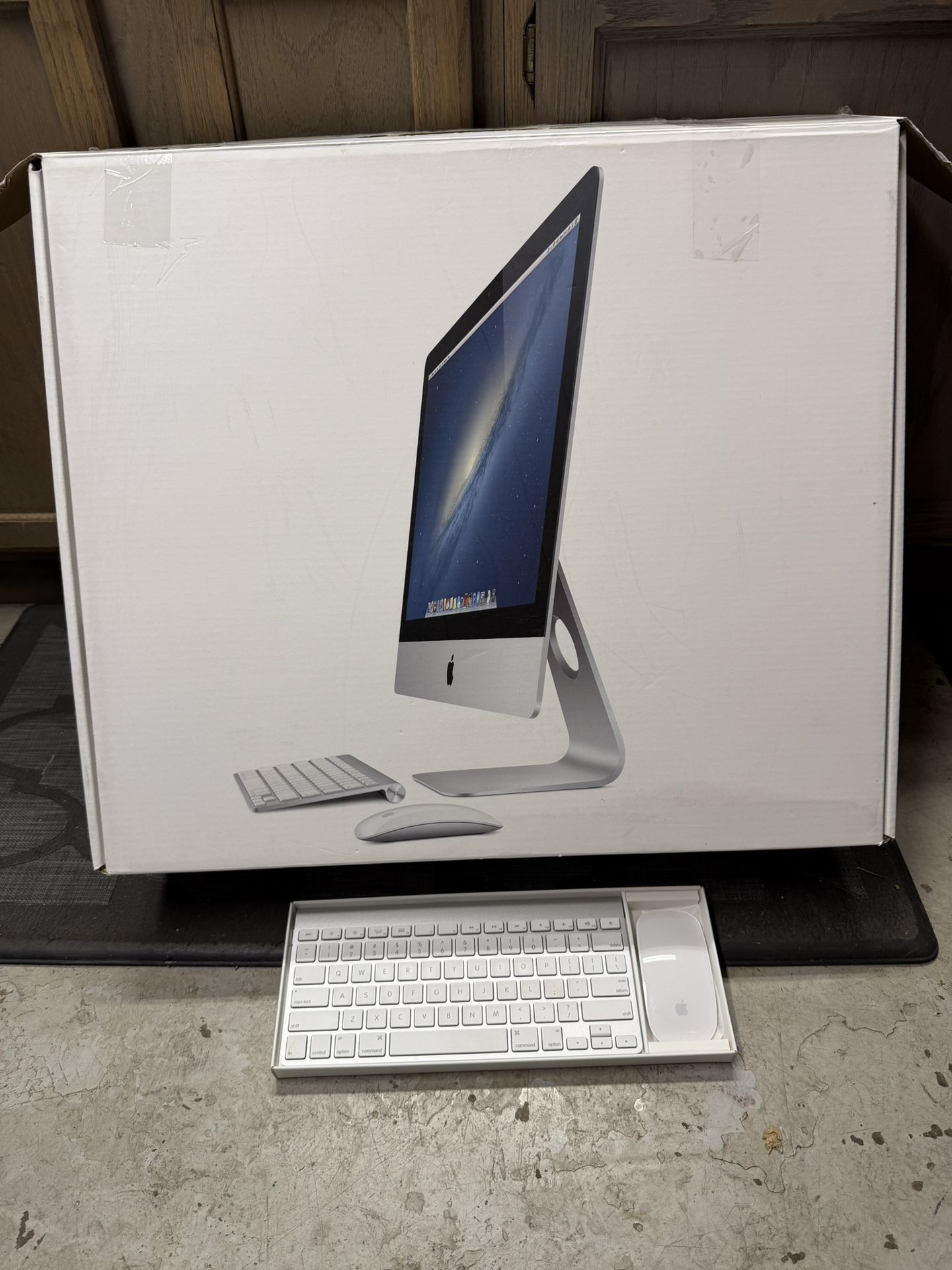 iMac 21.5 in - 2.7 Ghz i5 - 8GB RAM - 2013