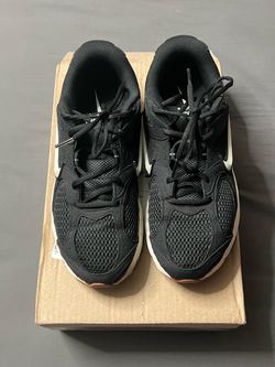 Nike V5 RNR Sneakers – Black / White / Gum – Men's Size 9.5