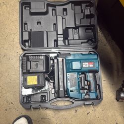 2/1 Nailer And Stapler 