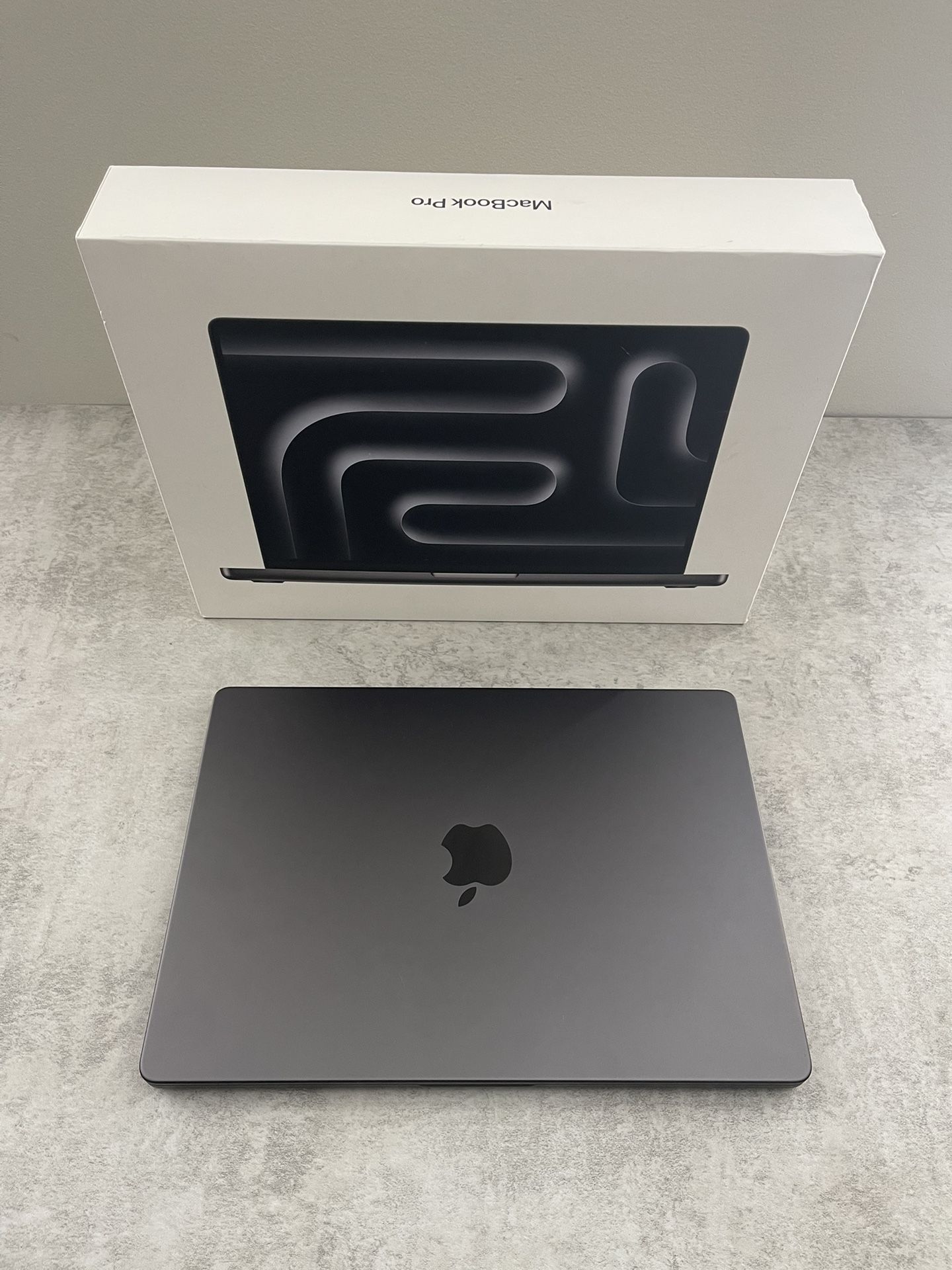 MacBook Pro M3 Pro Chip OPEN BOX