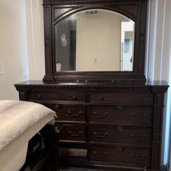 Queen Bedroom Set