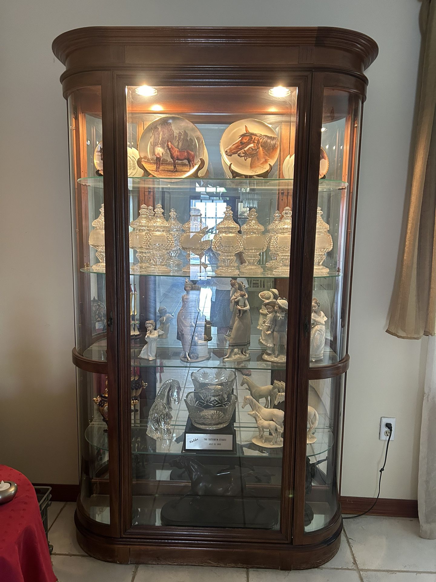 Cabinet With Mirrors And lights