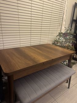 Mid Century Modern Expandable Dining Table, Seats 6, Great Condition