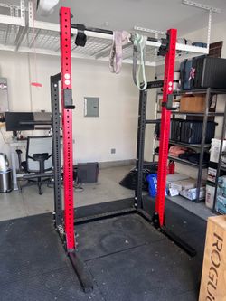 Rogue half rack for weights