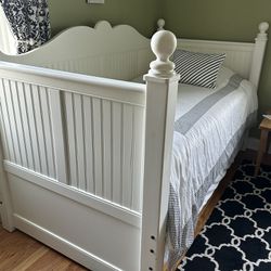 Trundle Bed with Mattresses 