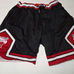 CHICAGO BULLS BASKETBALL SHORT XL