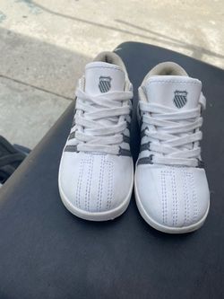 Tenis for kids size 10  https://offerup.com/redirect/?o=Sy5zd2lzcw==