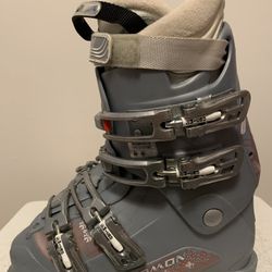 Salomon Ski Boots Size 25