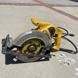 DeWALT 7-1/4 Framing Saw
