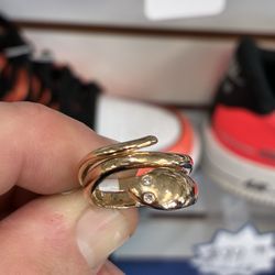 Gold 14kt ring with diamonds