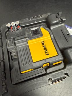 DeWalt DW0851- 5 Spot / Line Combination Laser with Case