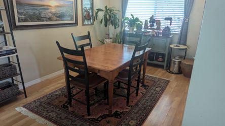 Nichols & Stone Expandable Dining Table + 6 chairs