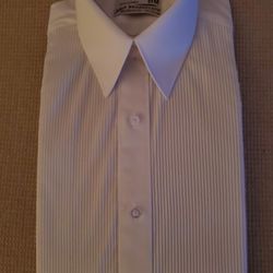 SHIRT - BOYS WHITE DRESS SHIRT, SIZE MEDIUM