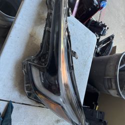 Toyota Corolla Left Headlight Lid Oem