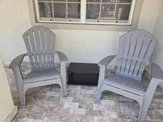 Small coffe table - new - just assembled