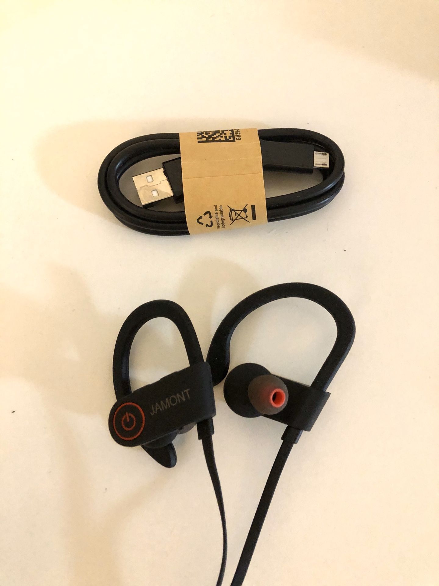 Wireless Bluetooth earbuds