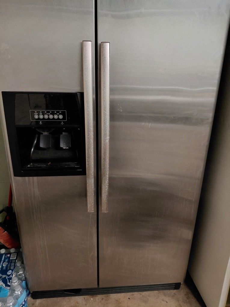 Whirlpool Refrigerator Side By Side 24.5 Cu Ft