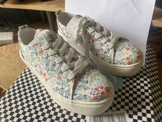 Women’s Sneakers