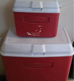 Rubbermaid cooler set