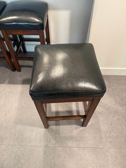 Backless Bar Stool with Black Leather Seat