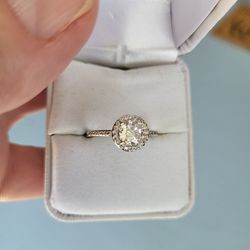 2k Cubic Zircon Diamond Set In 4 Prongs