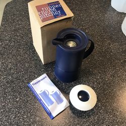 Junior Tupperware Therm Pitcher with brocken lid