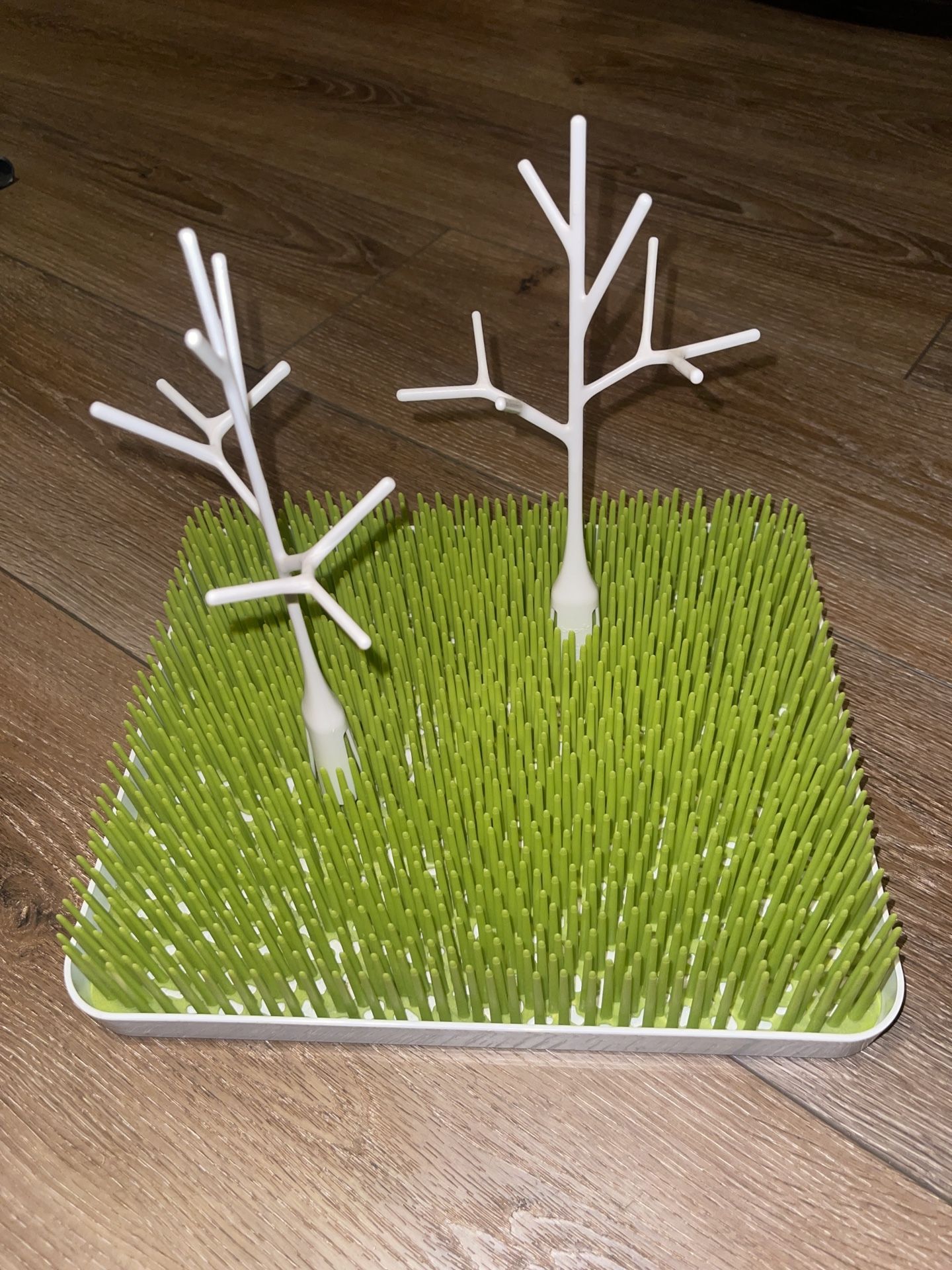 Boon Grass With Two Twigs