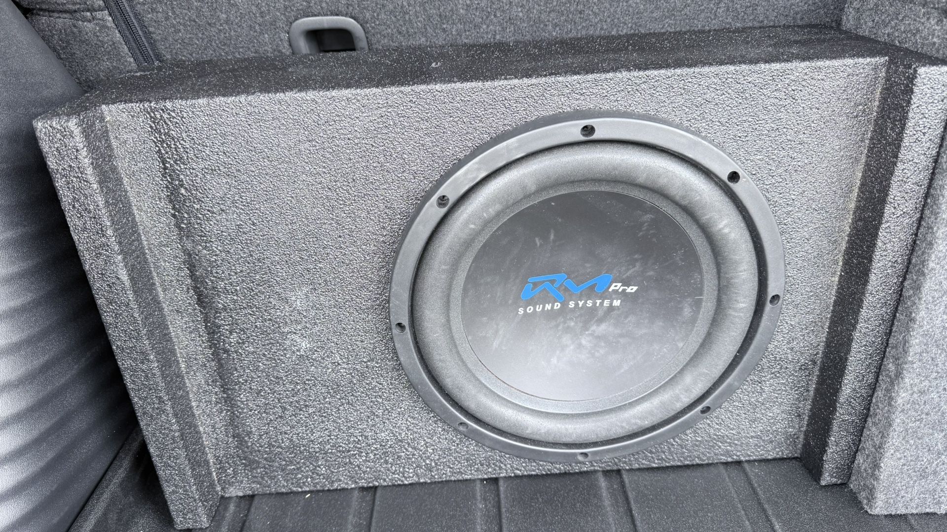 Subwoofer Y Amplicador