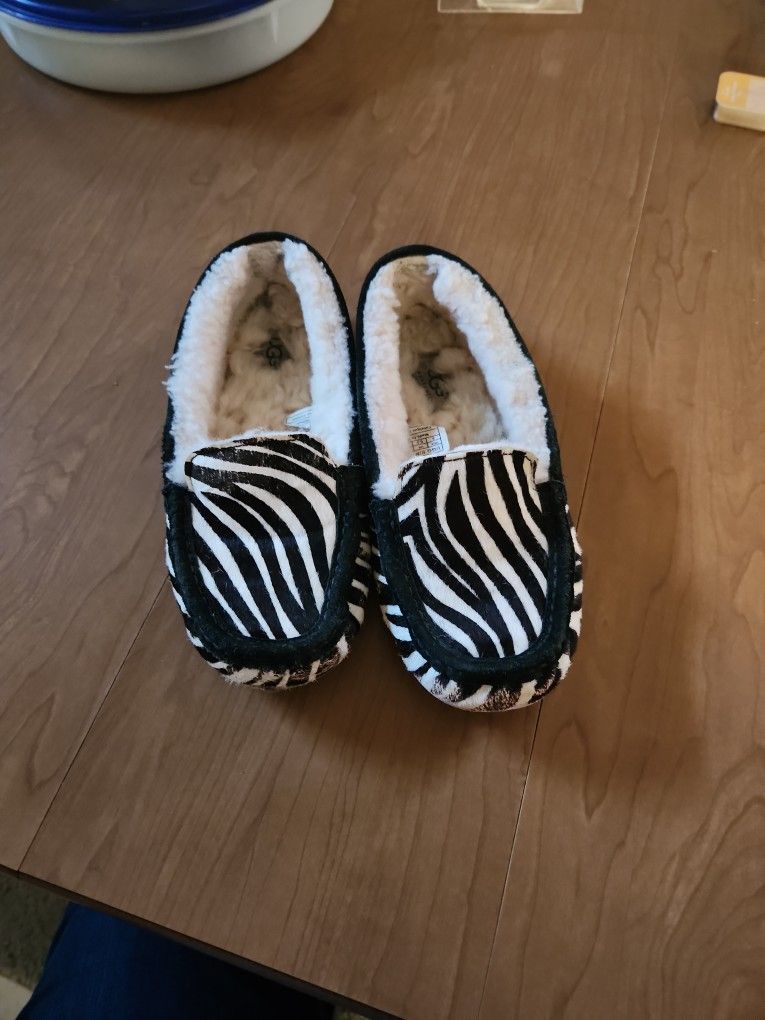 UGG Moccasin Sz 8 Zebra Pattern