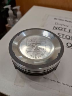 Porsche piston "gift"