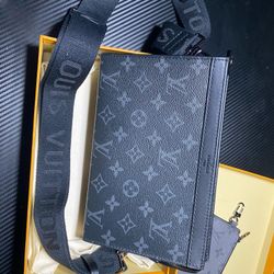 Louis Vuitton Gaston Wearable Wallate