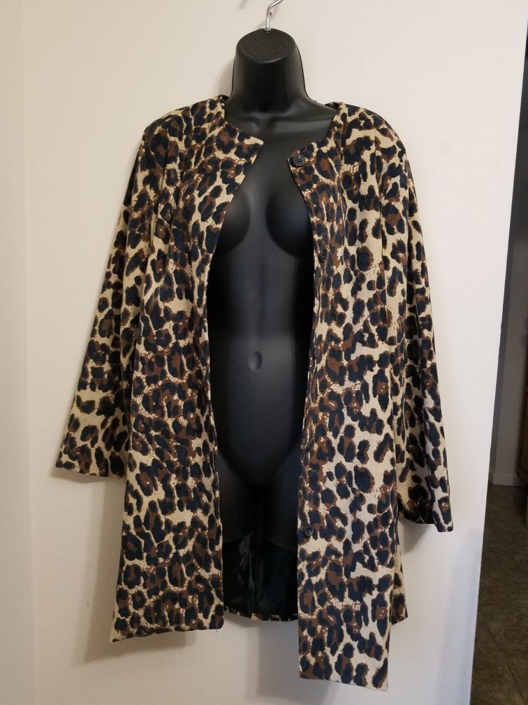 LEOPARD PRINT JACKET COAT FEELS LIKE CORDUROY LIGHRT LIKE A FALL JACKET