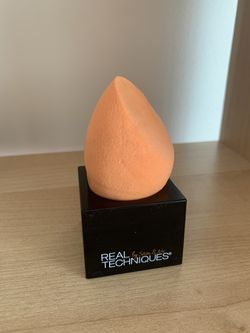 Real Techniques Face Sponge with holder