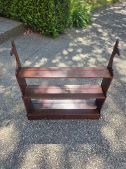 Mahogany bookshelf/display shelf w/drawers