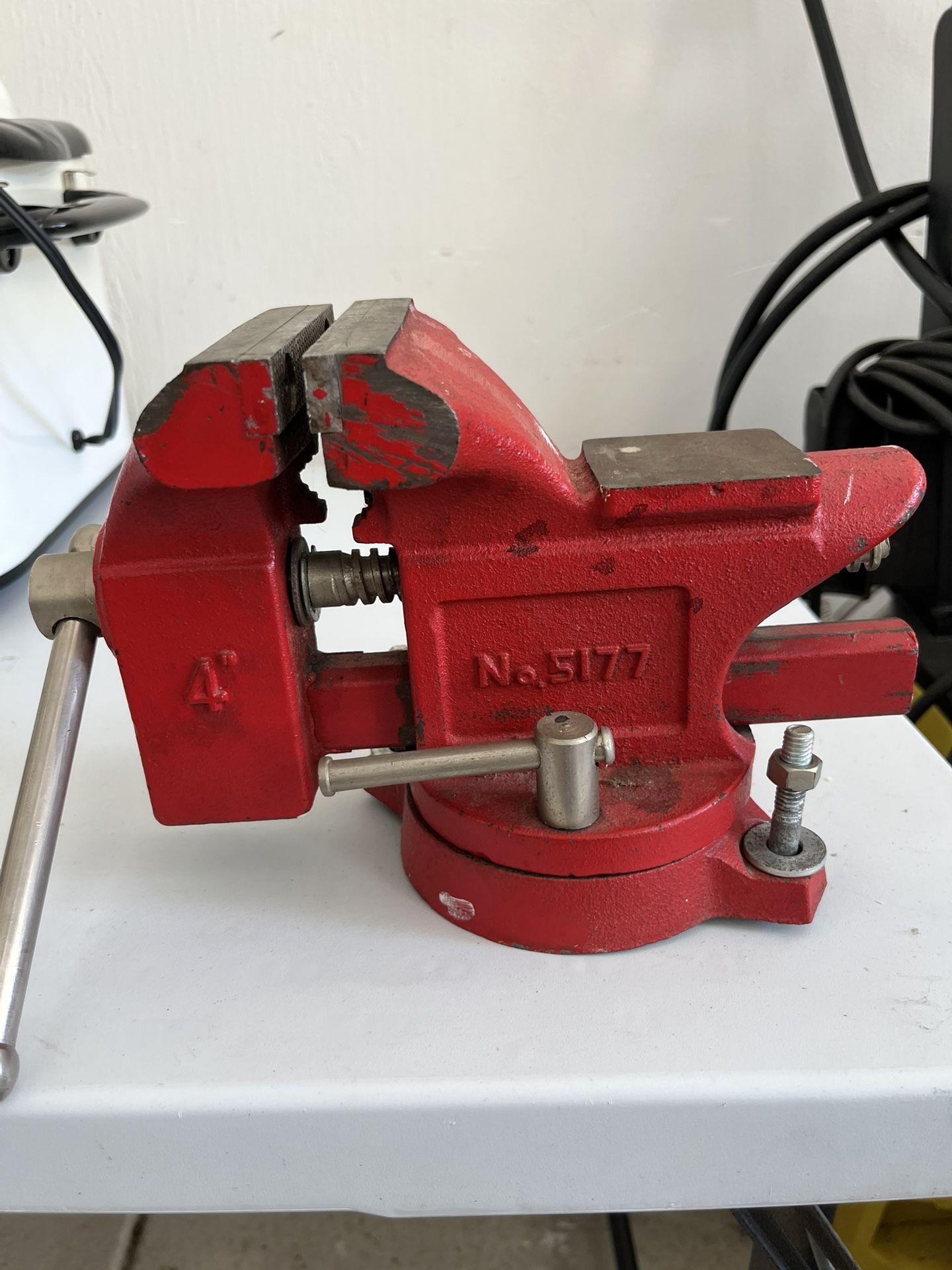 Vise Bench Mount Steel Swivel 4 Inch  