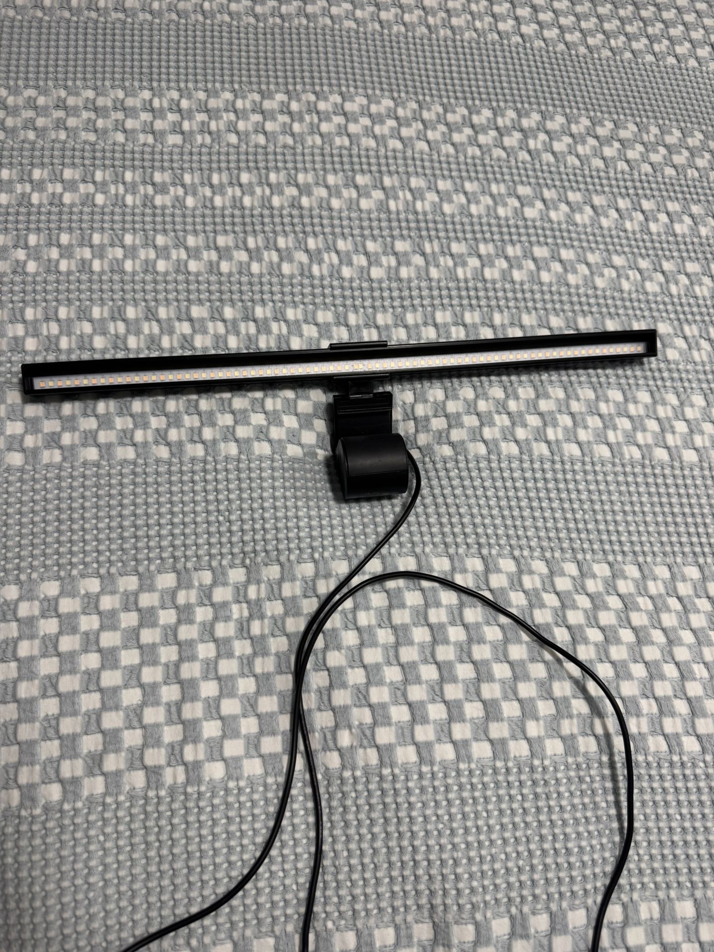 Screen light bar