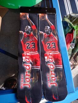 Odd sox. 1 for 10$ 3 for 25$