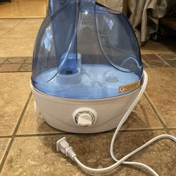 Aqua Oasis Cool Mist Humidifier