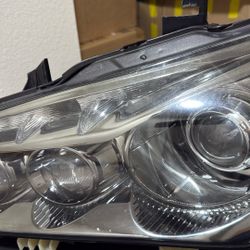 2011-2014  INFINITI QX56 QX80 Headlight Left Side 