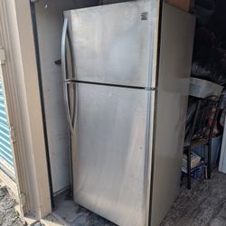 Refrigerator Kenmore 