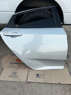 RH Rear door Honda civic 2017