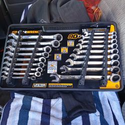 Brand New 18 Piece Gearwrench Ratcheting Wrench Set