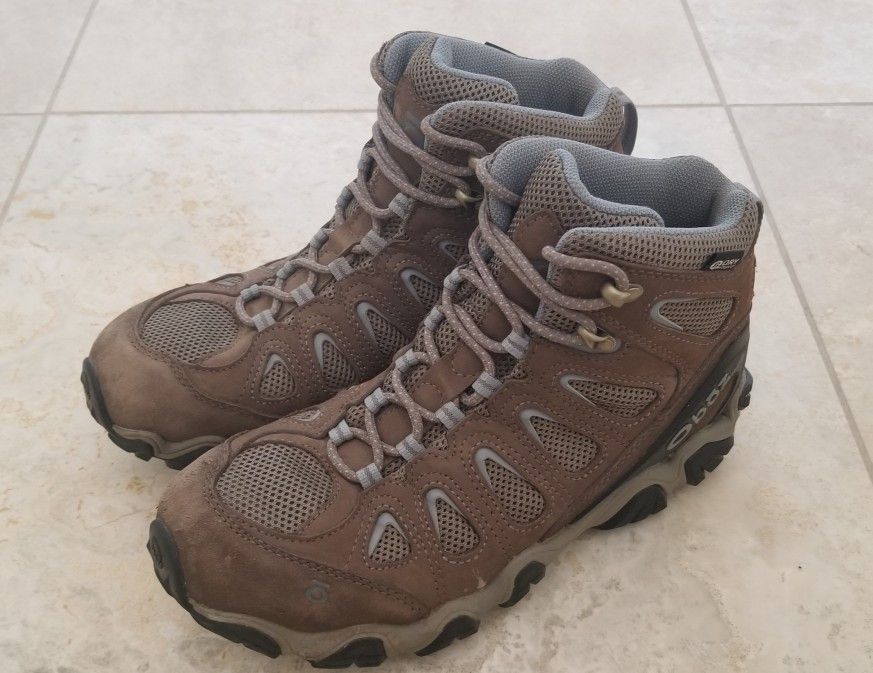 Like New Women's Oboz Sawtooth II Mid Waterproof Hiking Boots