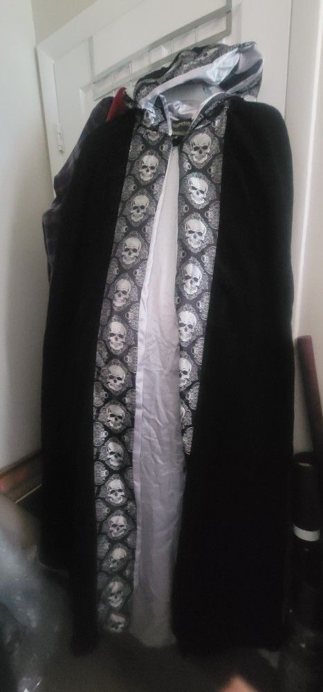 Black Velvet And Siver Satin Cape With Hood And Skulls