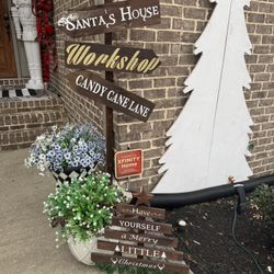 Lot If Christmas Signs 