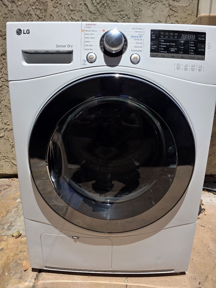 LG - 4.2 Cu. Ft. Smart Electric Dryer 